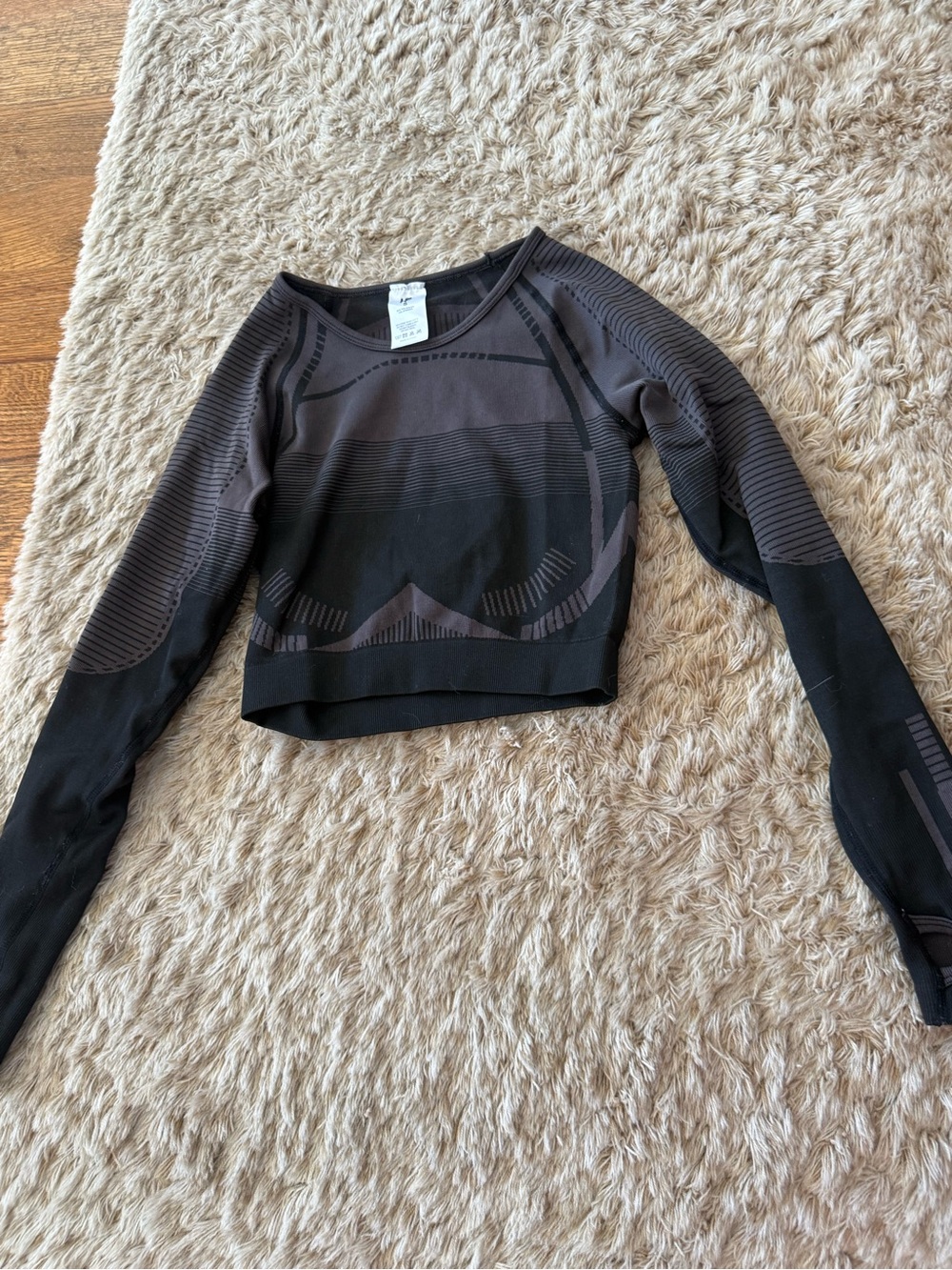 Seamless Long-Sleeve Crop Top and Leggings in Dark Charcoal